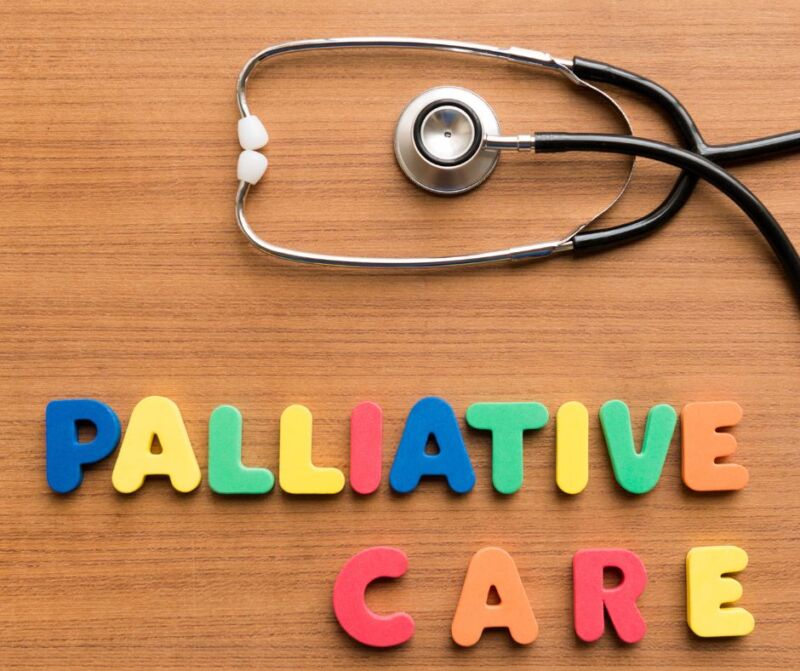 An image representing a palliative care specialist working on symptom relief